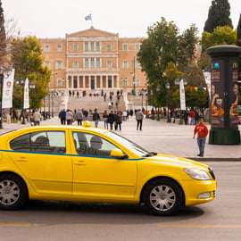 Transfer z portu w Pireusie do centrum Aten lub lotniska
