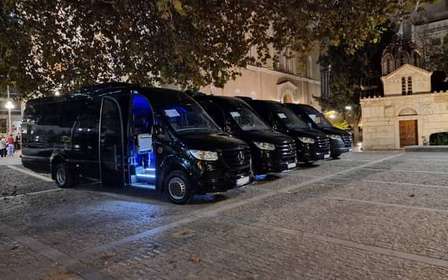 Łatwy transfer vanem i minibusem z lotniska w Atenach do miasta Ateny