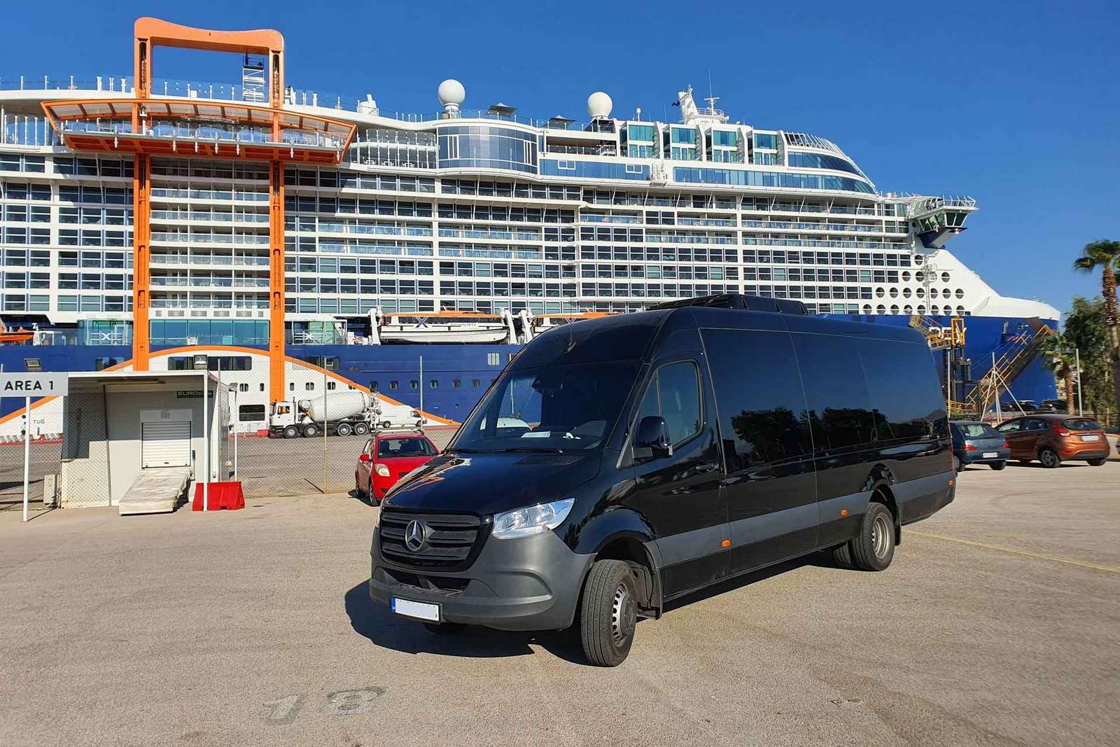 Transfer ekonomiczny: Port wycieczkowy Pireus do hoteli w Atenach