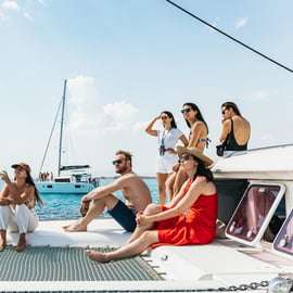 Ateny: Rejs katamaranem Riviera z posiłkami i napojami