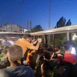 Panoramiczna wycieczka po Atenach nocą otwartym autobusem piętrowym